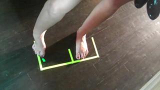 Miley Cyrus feet photo thumbnail