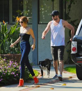 Miley Cyrus feet photo thumbnail