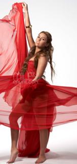 Miley Cyrus feet photo thumbnail