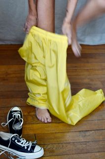 Miley Cyrus feet photo thumbnail