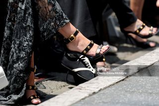 Miley Cyrus feet photo 5