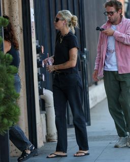 Miley Cyrus feet photo 6