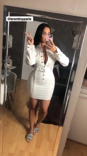 Milla Jasmine feet photo thumbnail