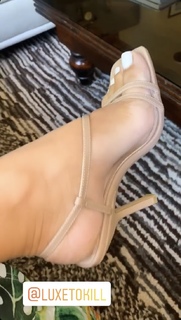Milla Jasmine feet photo thumbnail