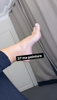 Milla Jasmine feet photo thumbnail