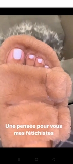 Milla Jasmine feet photo thumbnail