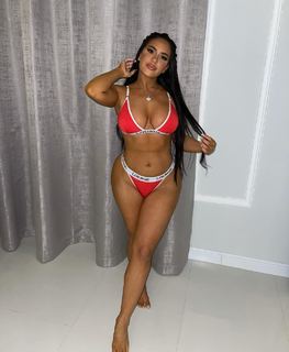 Milla Jasmine feet photo thumbnail