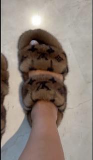 Milla Jasmine feet photo thumbnail