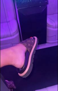 Milla Jasmine feet photo thumbnail