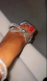 Milla Jasmine feet photo thumbnail