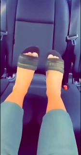Milla Jasmine feet photo thumbnail