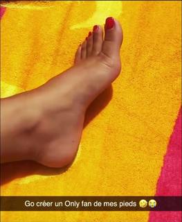 Milla Jasmine feet photo thumbnail