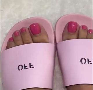 Milla Jasmine feet photo thumbnail
