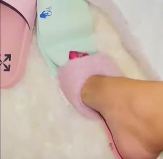 Milla Jasmine feet photo thumbnail