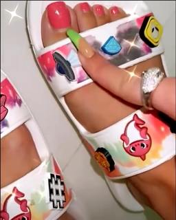 Milla Jasmine feet photo thumbnail