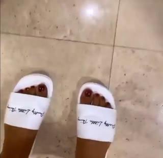 Milla Jasmine feet photo thumbnail