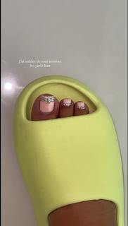 Milla Jasmine feet photo thumbnail