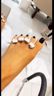 Milla Jasmine feet photo thumbnail