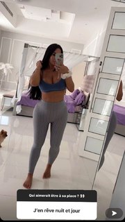 Milla Jasmine feet photo thumbnail