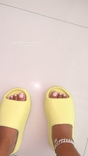 Milla Jasmine feet photo thumbnail