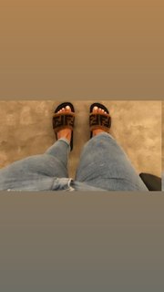Milla Jasmine feet photo thumbnail