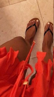 Milla Jasmine feet photo thumbnail