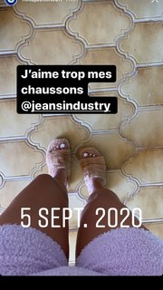 Milla Jasmine feet photo thumbnail