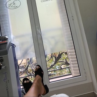Milla Jasmine feet photo thumbnail