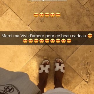 Milla Jasmine feet photo thumbnail
