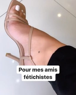 Milla Jasmine feet photo thumbnail