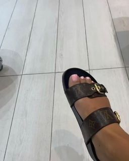 Milla Jasmine feet photo thumbnail