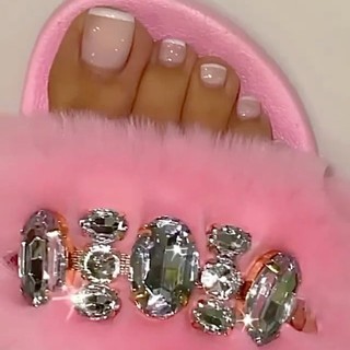 Milla Jasmine feet photo thumbnail