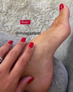 Milla Jasmine feet photo thumbnail