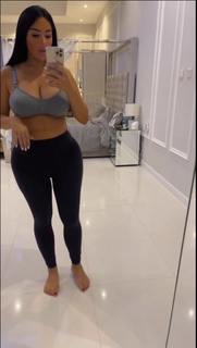 Milla Jasmine feet photo thumbnail