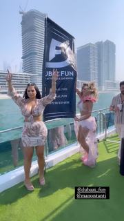 Milla Jasmine feet photo thumbnail