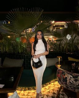 Milla Jasmine feet photo thumbnail