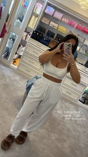 Milla Jasmine feet photo thumbnail