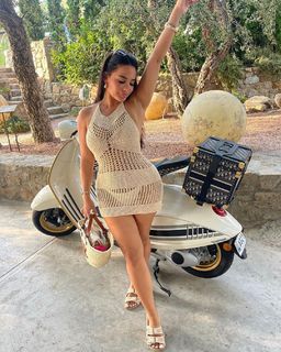 Milla Jasmine feet photo thumbnail