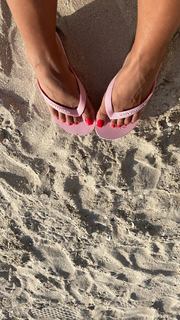 Milla Jasmine feet photo thumbnail
