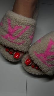 Milla Jasmine feet photo thumbnail