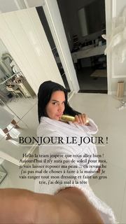 Milla Jasmine feet photo thumbnail