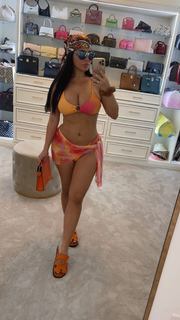 Milla Jasmine feet photo thumbnail
