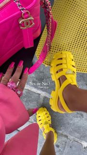 Milla Jasmine feet photo thumbnail