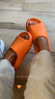 Milla Jasmine feet photo thumbnail
