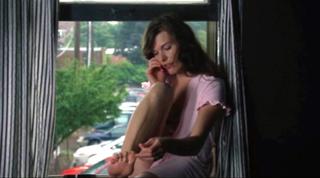 Milla Jovovich feet photo thumbnail