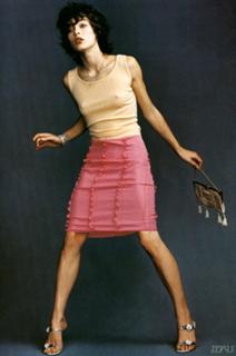 Milla Jovovich feet photo thumbnail