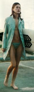 Milla Jovovich feet photo thumbnail