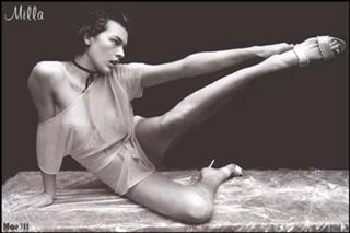 Milla Jovovich feet photo thumbnail