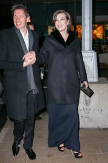 Milla Jovovich feet photo thumbnail