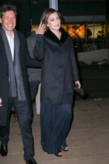Milla Jovovich feet photo thumbnail